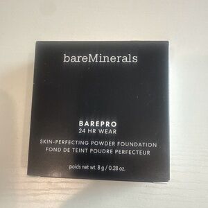 bareMinerals BAREPRO 24HR Powder Foundation – Fair 10 Warm
